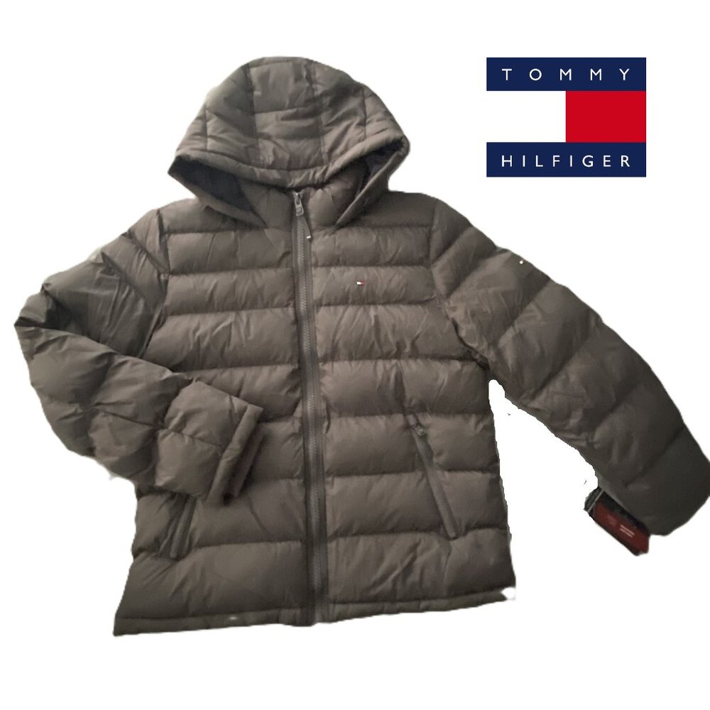 NWT Tommy Hilfiger 
Men’s Quilted Puffer Jacket
Color: Charcoal